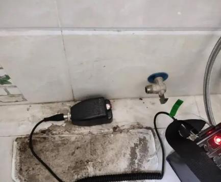 石景山屋顶漏水维修公司分享下卫生间漏水的危害及解决方法